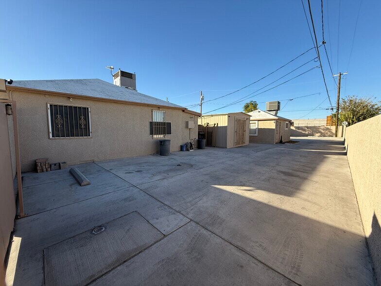 More Photos Of 3706 Vegas Dr, Las Vegas Office For Sale