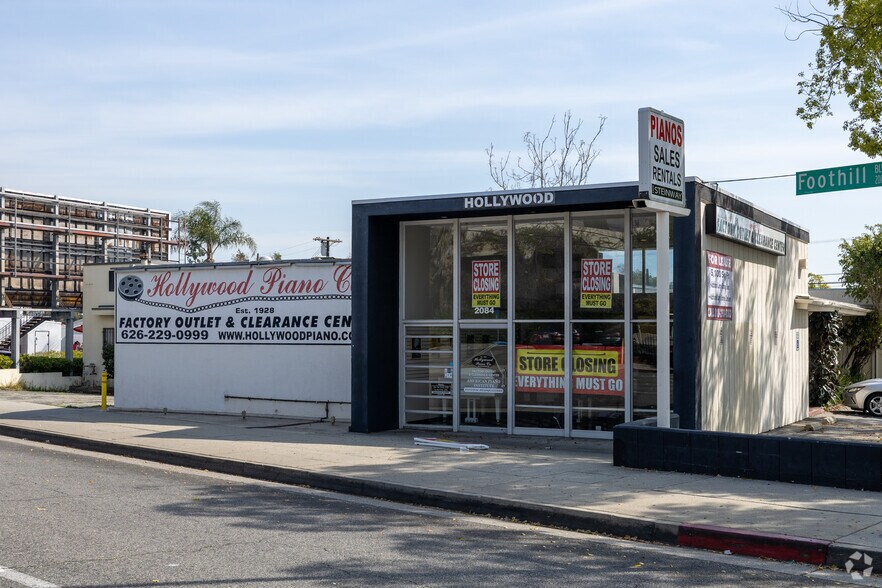Primary Photo Of 2084 E Foothill Blvd, Pasadena Showroom For Lease