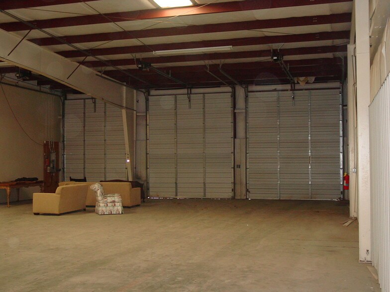 More Photos Of 5078 Bristol Industrial Way, Buford Warehouse For Lease
