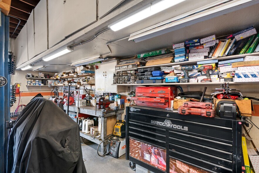 More Photos Of 7969 Mission Gorge Rd, Santee Auto Repair For Sale