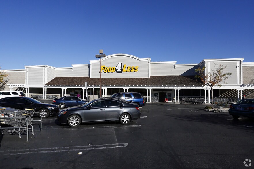 More Photos Of 2331-2341 E Avenue S, Palmdale General Retail For Lease