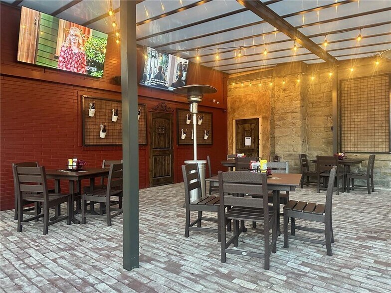 More Photos Of 211 Kenmawr Ave, Braddock Restaurant For Sale