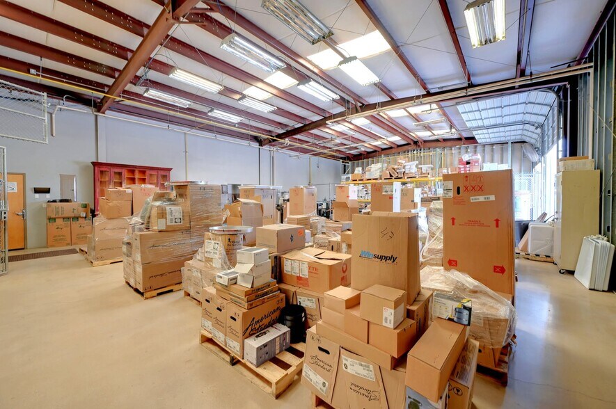 More Photos Of 1300 Universal City Blvd, Universal City Warehouse For Sale