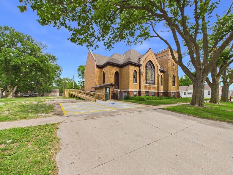More Photos Of 220 E 6th St, Minden Office Residential For Sale