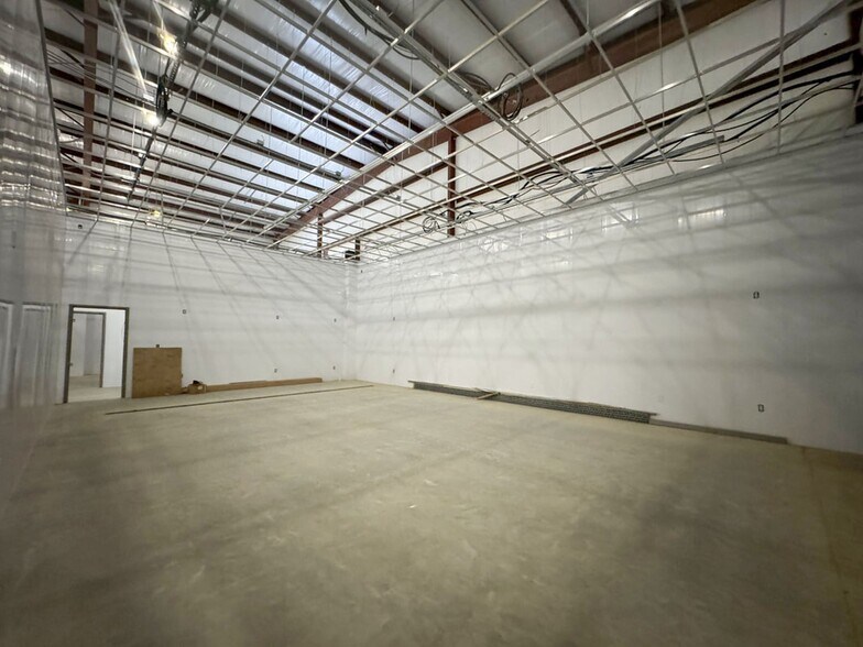 More Photos Of 369 Enterprise Dr, Batesville Industrial For Sale