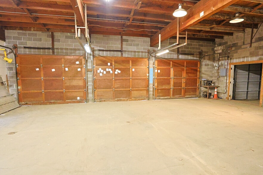 More Photos Of 665 Hemlock Ave, Coos Bay Refrigeration Cold Storage For Lease