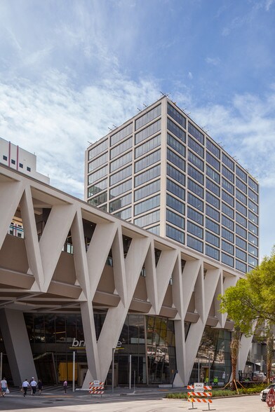 More Photos Of 161 NW 6th St, Miami Unknown For Lease