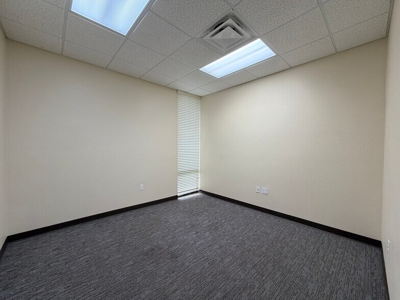 More Photos Of 3107 Medical Way, Sebring Office For Lease