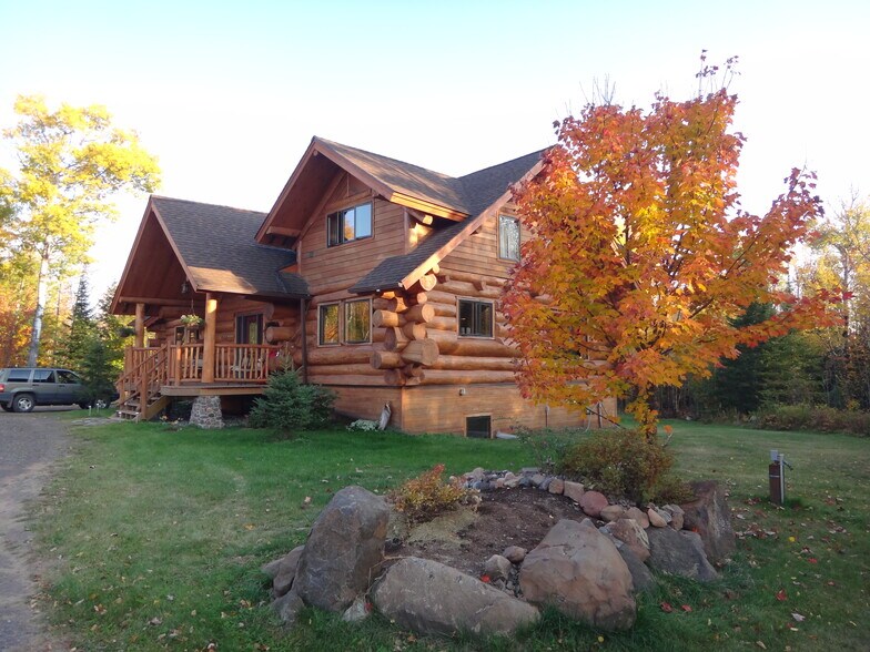 More Photos Of 465 Westover Rd, Two Harbors Specialty For Sale