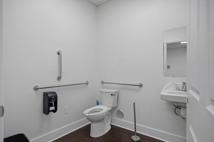 More Photos Of 7385 Applegate Ln, Chattanooga Medical For Lease