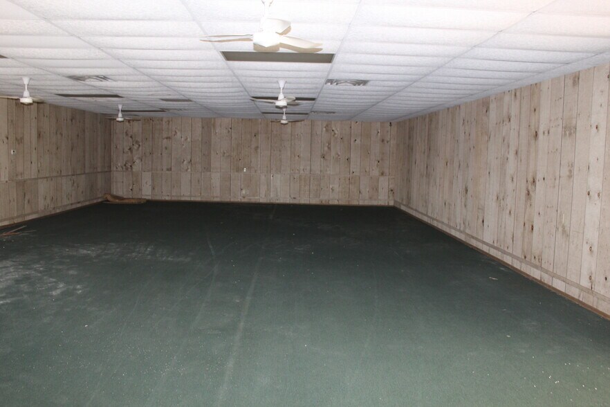 More Photos Of 1421 34th St, Woodward Service For Sale