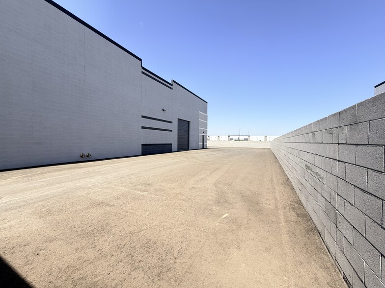 More Photos Of 7320 E Pecos Rd, Mesa Warehouse For Sale