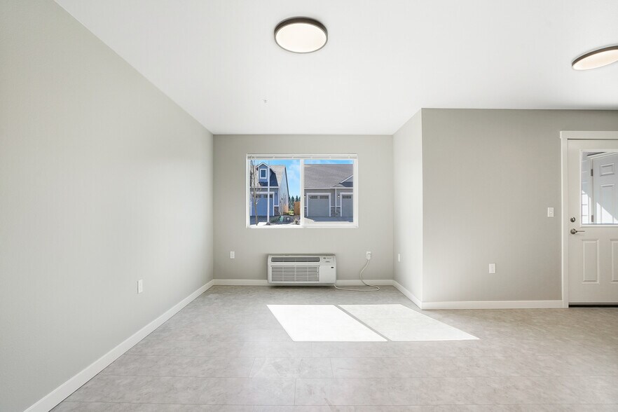 More Photos Of 354 S 8th St, Carlton Multifamily For Sale