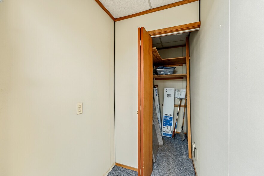 More Photos Of 2219 Packard St, Ann Arbor Office For Sale