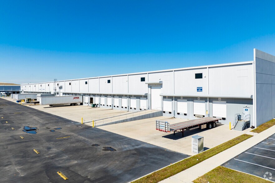 Primary Photo Of 6469 S Falkenburg Rd, Riverview Unknown For Lease