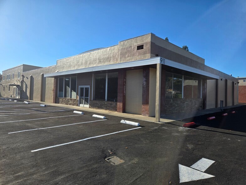 More Photos Of 911 Merchant St, Vacaville Freestanding For Lease
