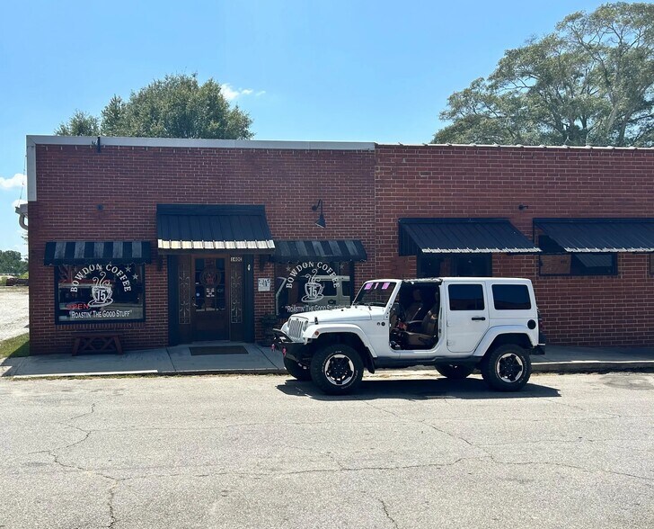 More Photos Of 140 City Hall Ave, Bowdon General Retail For Sale