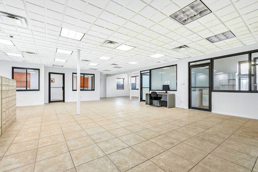 More Photos Of 4557 Bell Blvd, Bayside Medical For Lease