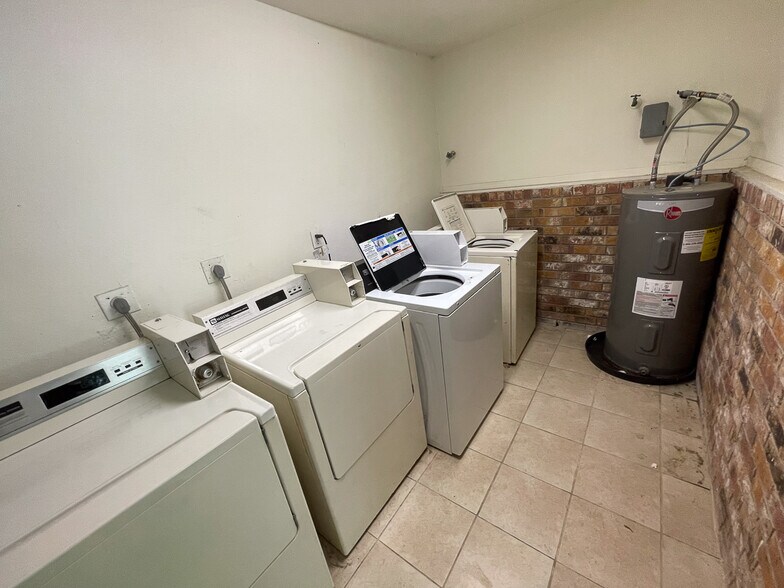 More Photos Of 704 Cline St, Huntsville Apartments For Sale