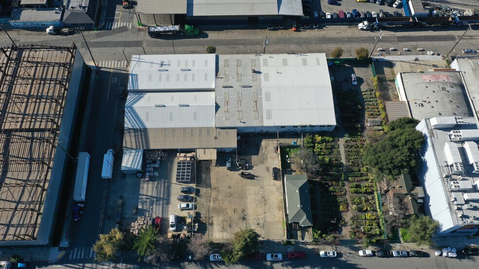 More Photos Of 2821 Union St, Oakland Warehouse For Lease