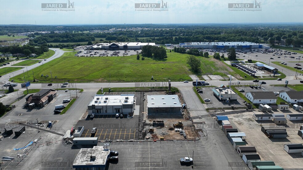 More Photos Of 1565-1585 S Jefferson Ave, Lebanon General Retail For Lease