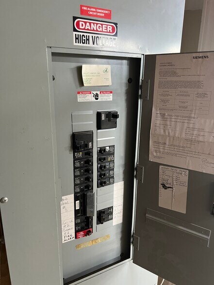 More Photos Of 4388 Sudderth Rd, Buford Warehouse For Sale