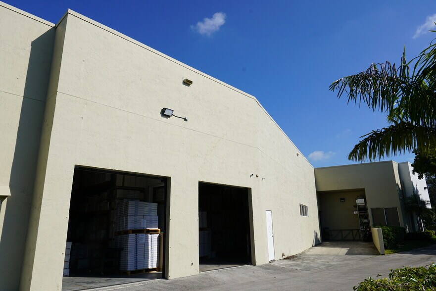 More Photos Of 2150 NW 33rd St, Pompano Beach Warehouse For Sale