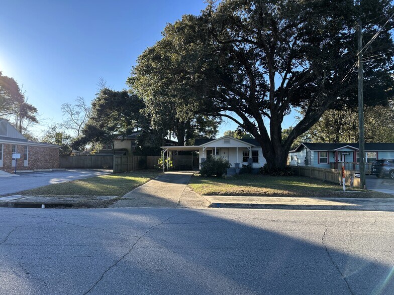 More Photos Of 1115 E Cross St, Pensacola Land For Sale