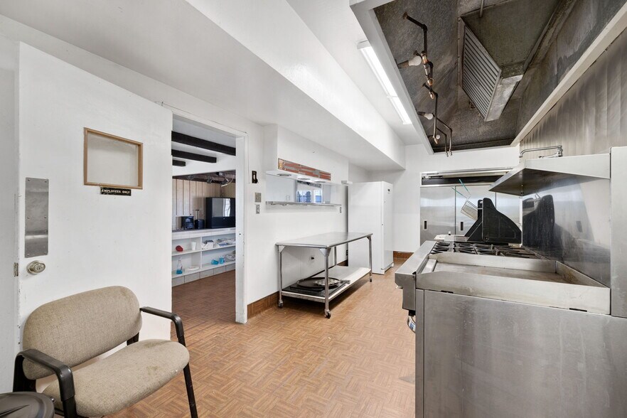 More Photos Of 12900 Soda Lake Rd, Santa Margarita Hotel For Sale