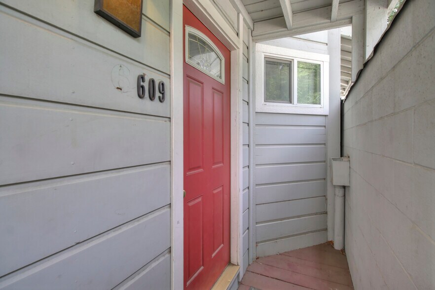 More Photos Of 609-611 16th St, Sacramento Apartments For Sale