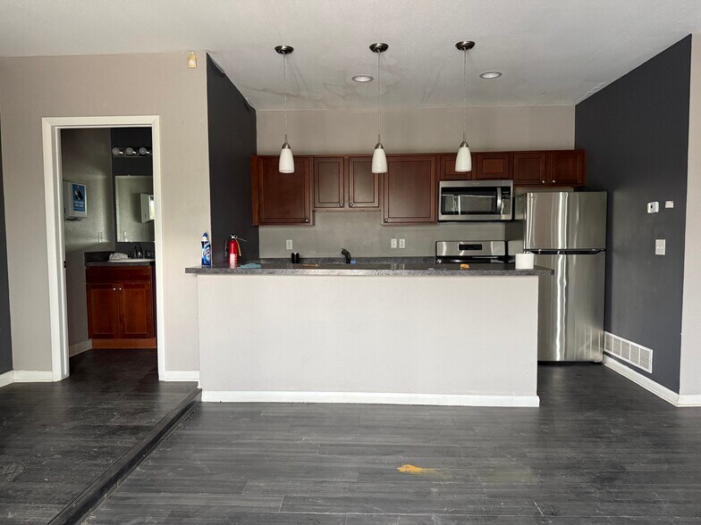 More Photos Of 831 Green Rd, Ypsilanti Apartments For Sale