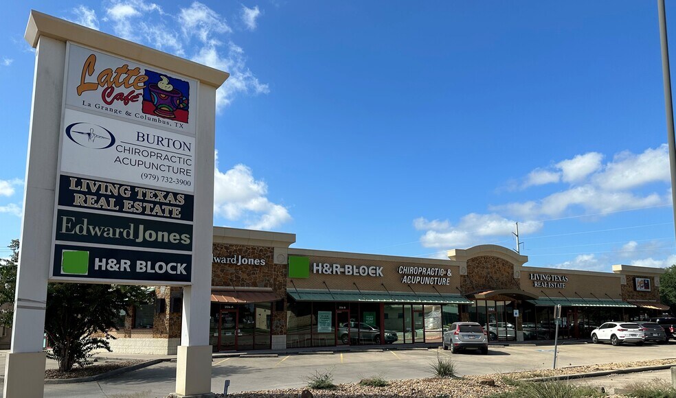 More Photos Of 2126 Highway 71 S, Columbus Storefront For Lease