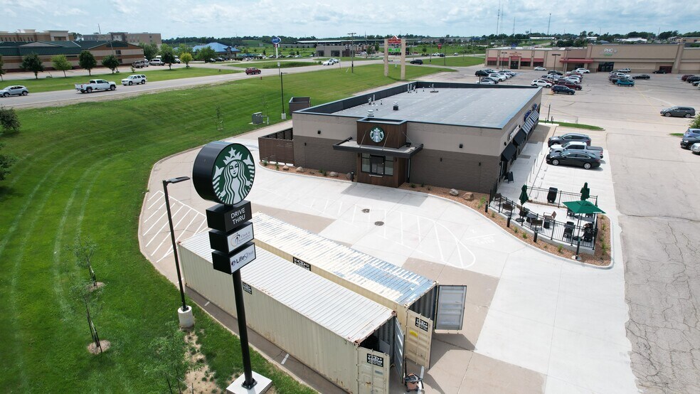 More Photos Of 3109 S Center St, Marshalltown Service Station For Sale