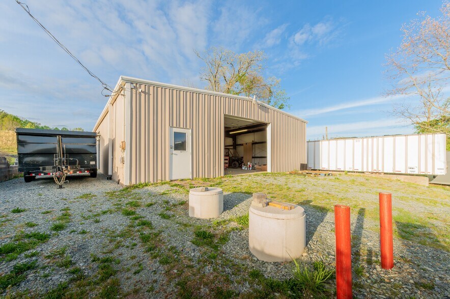 More Photos Of 7371 Old US 421, Deep Gap Industrial For Lease