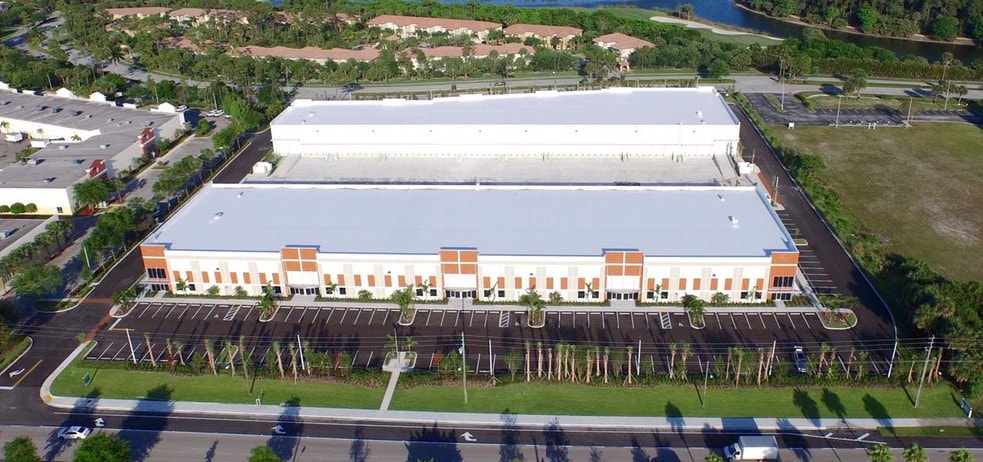 More Photos Of 2211 Vista Pky N, West Palm Beach Warehouse For Lease