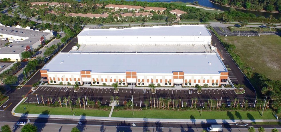 More Photos Of 2211 Vista Pky N, West Palm Beach Warehouse For Lease