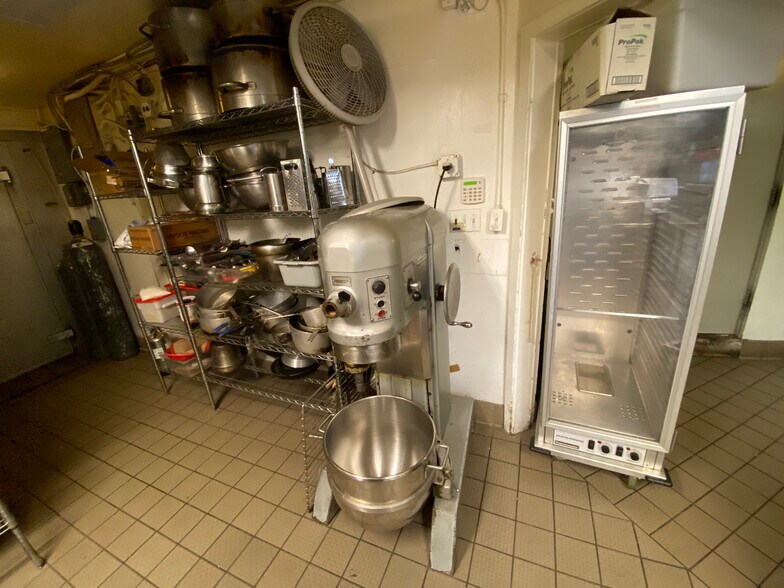 More Photos Of 326 S Guadalupe St, Santa Fe Restaurant For Lease