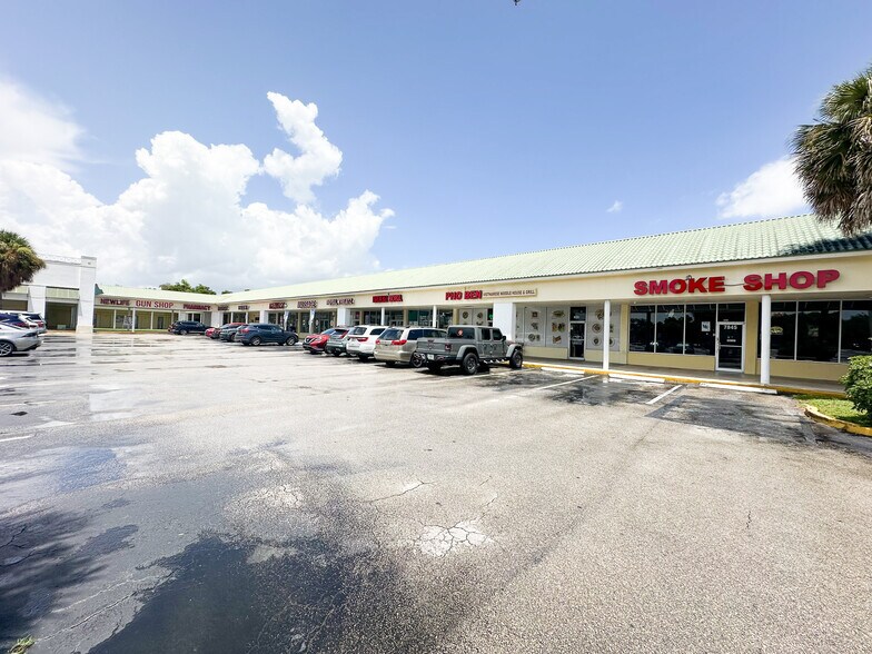 More Photos Of 7841-7899 Pines Blvd, Pembroke Pines Supermarket For Sale