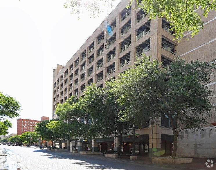 More Photos Of 240-260 E Houston St, San Antonio Parking Garage For Lease