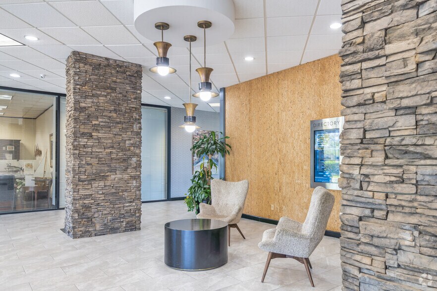 More Photos Of 3838 N Sam Houston Pky E, Houston Office For Lease