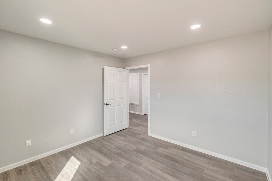 More Photos Of 5268/5450 N FM 866, Odessa Warehouse For Sale