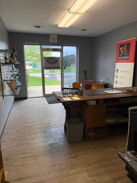 More Photos Of 12137 Rhea Dr, Plainfield Warehouse For Lease