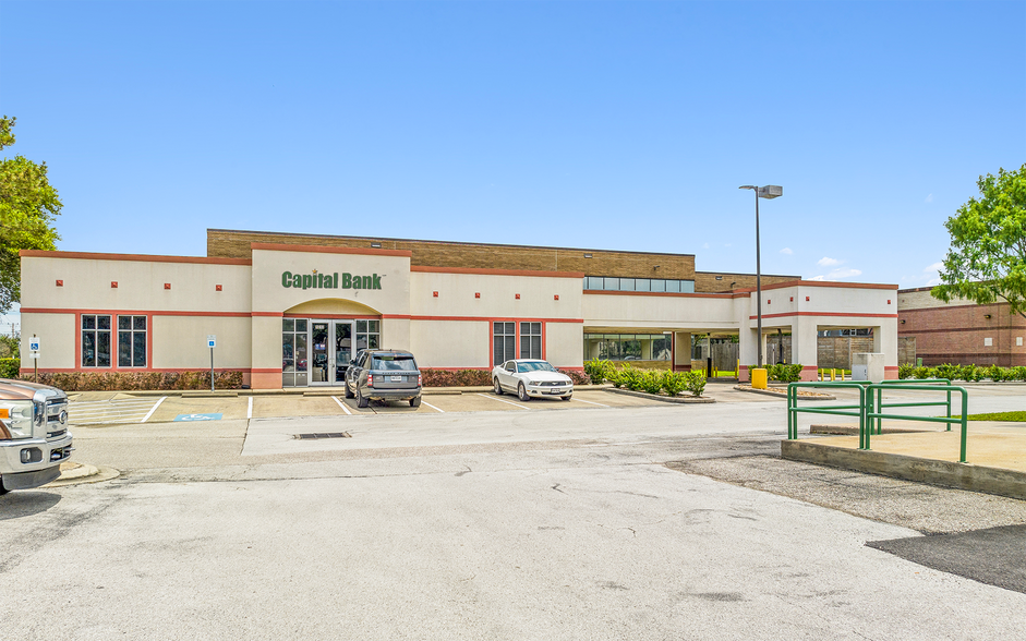 More Photos Of 16811 El Camino Real, Houston Unknown For Lease