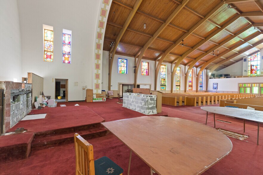 More Photos Of 266 Antoine St, Wyandotte Religious Facility For Lease