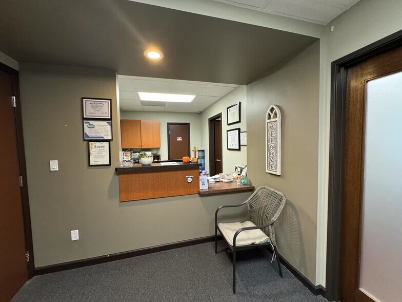 More Photos Of 360 E 7th St, Upland Medical For Lease
