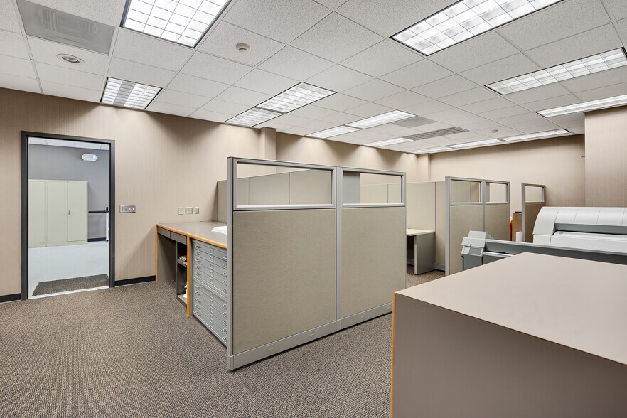 More Photos Of 30 S Byhalia Rd, Collierville Office For Lease