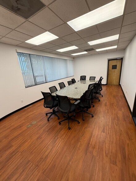 More Photos Of 181-191 Remington Blvd, Ronkonkoma Warehouse For Lease