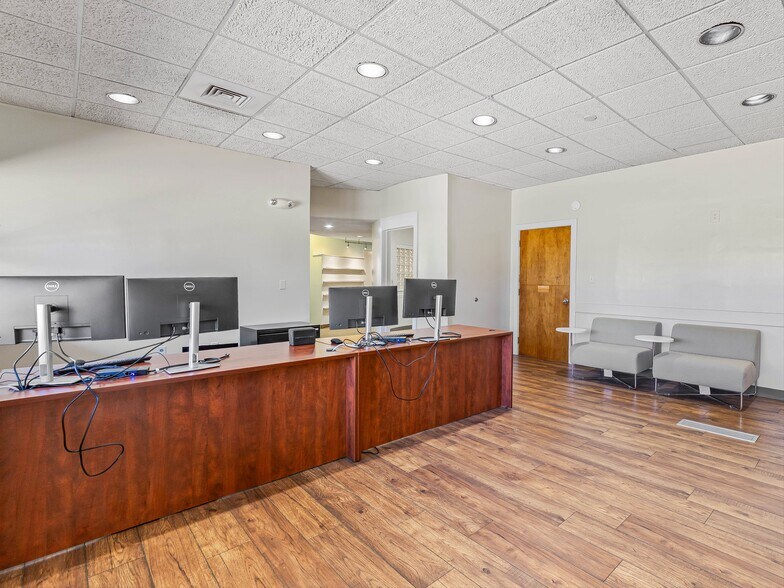 More Photos Of 86 Asheland Ave, Asheville Medical For Lease