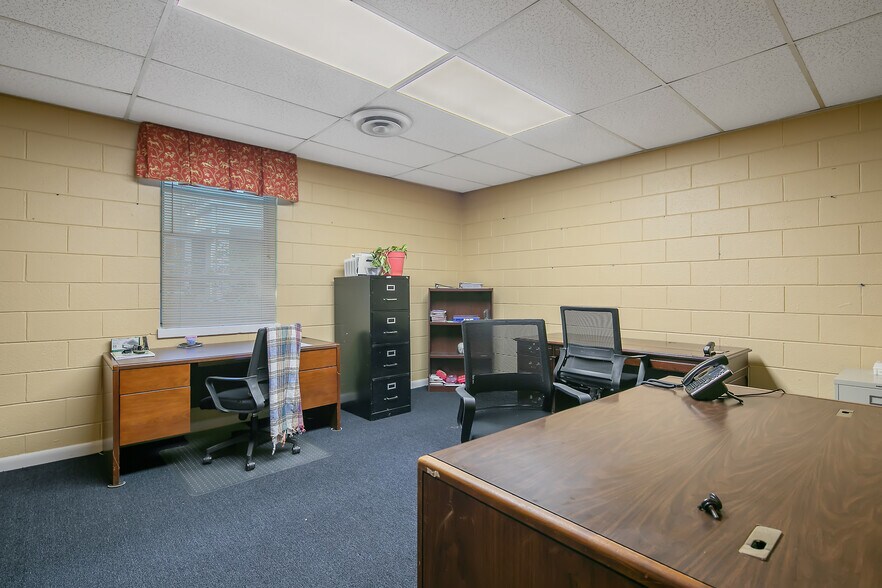 More Photos Of 214 Hawkins Ave, Sanford Medical For Sale