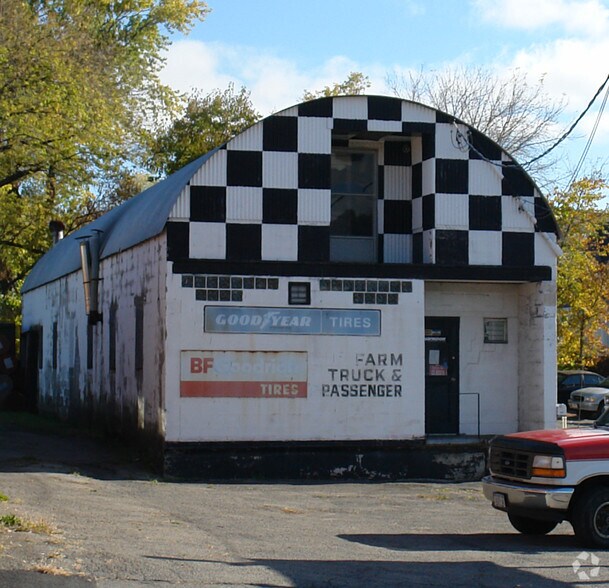 More Photos Of 175 W Main St, Amsterdam Auto Repair For Sale